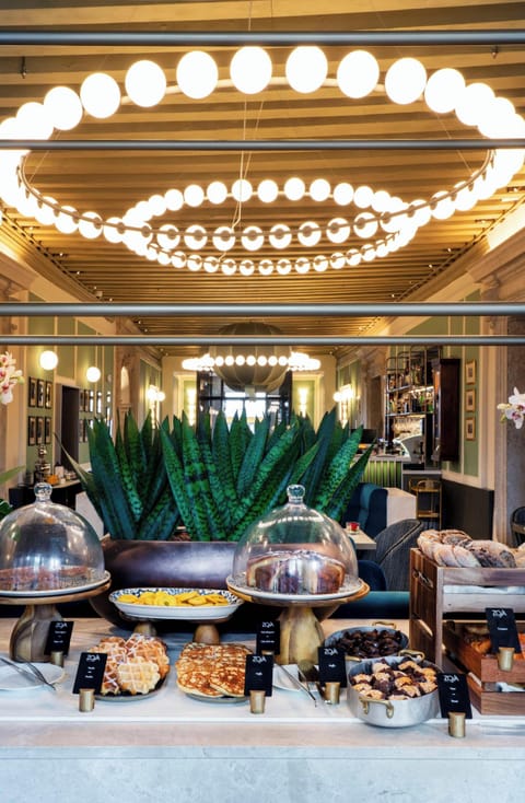 Daily buffet breakfast for a fee