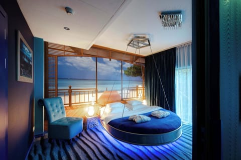 Superior Apartment, 1 Bedroom, Non Smoking (Blue) | In-room safe, individually decorated, desk, soundproofing