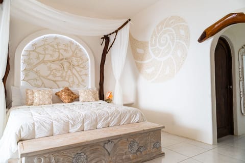 Deluxe Studio Suite (Cristopher and Elisa) | Individually decorated, individually furnished, desk, laptop workspace