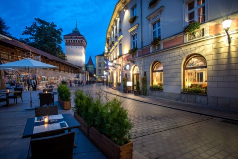 Front of property - evening/night