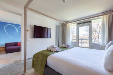 In-room safe, desk, laptop workspace, blackout drapes