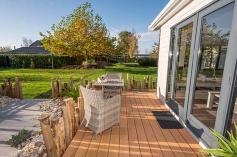 House | Outdoor dining