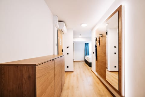 Suite | Premium bedding, down comforters, minibar, in-room safe