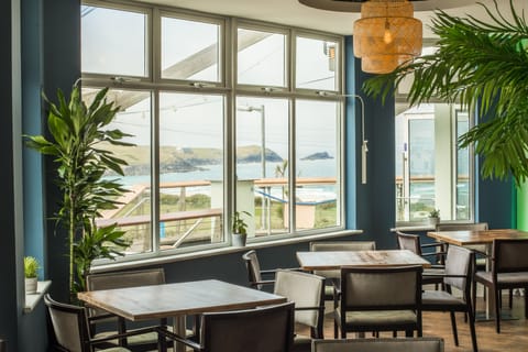 Breakfast, lunch, dinner served; international cuisine 