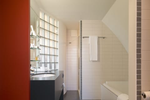 Combined shower/tub, free toiletries, hair dryer, bathrobes