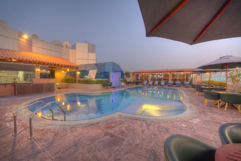 Outdoor pool, sun loungers