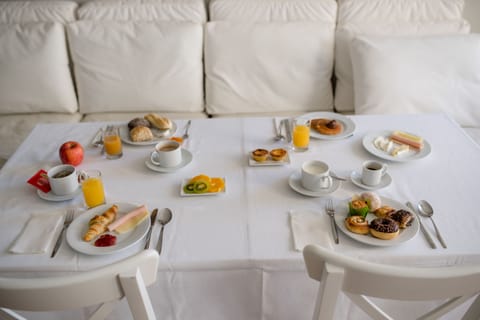 Daily buffet breakfast for a fee