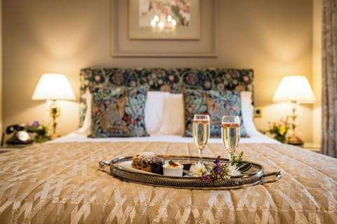 Classic Single Room | Premium bedding, desk, blackout drapes, iron/ironing board (on request)
