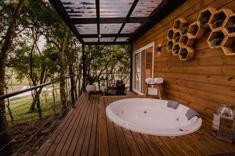 Private spa tub