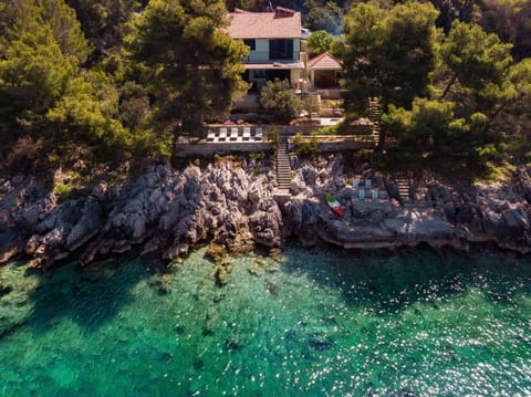 House (Five Bedroom House) | Beach