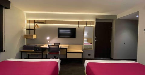 Comfort Double Room | Down comforters, in-room safe, blackout drapes, soundproofing