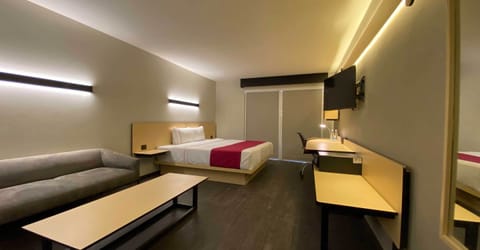 Down comforters, in-room safe, blackout drapes, soundproofing