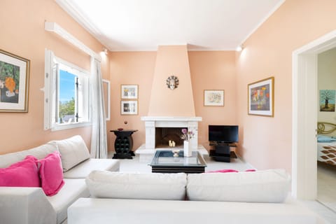 Villa, 3 Bedrooms, Patio, Garden View | Free WiFi, bed sheets