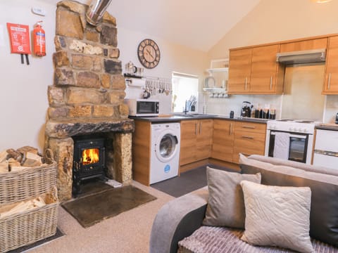 Cottage | Living room | Fireplace