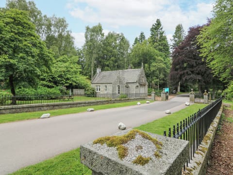 Cottage | Property grounds