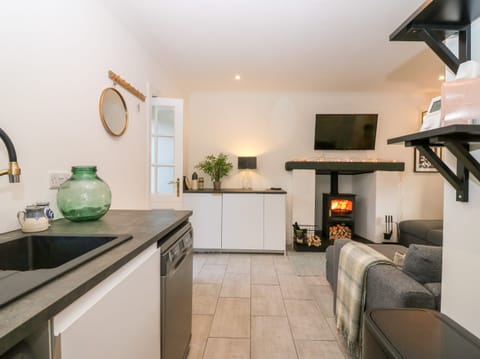 Cottage | 2 bedrooms, individually decorated, individually furnished, free WiFi