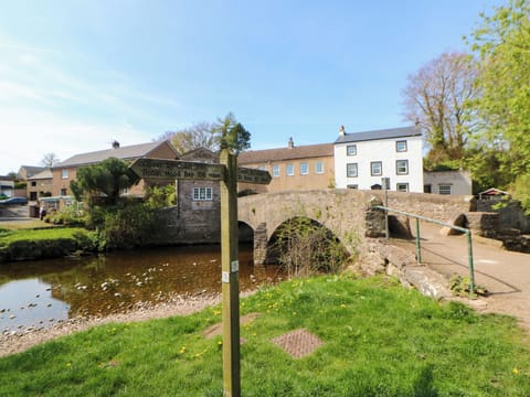 Cottage | Property grounds