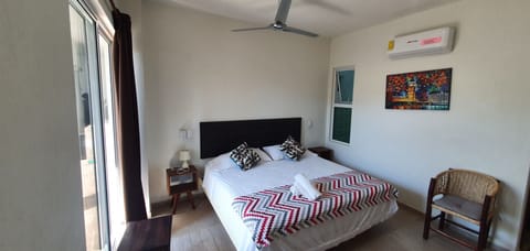 Studio, 1 King Bed | Free WiFi