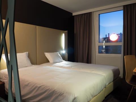 Standard Twin Room | Desk, soundproofing, free WiFi, bed sheets