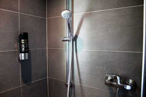 Standard Double Room | Bathroom | Shower, free toiletries, hair dryer, towels