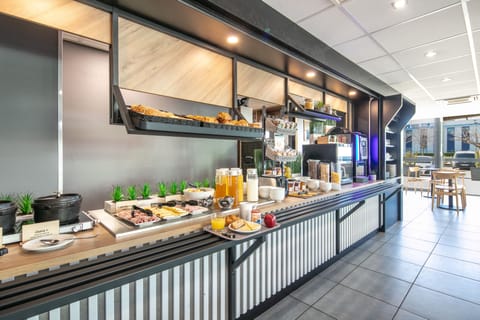 Daily buffet breakfast for a fee