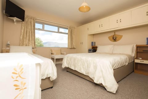 Blackout drapes, free WiFi