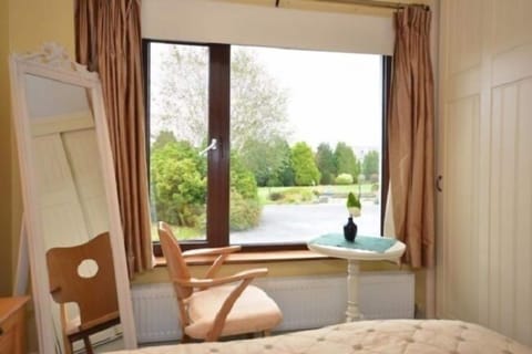 Single Room, Ensuite | In-room safe, individually furnished, soundproofing, iron/ironing board