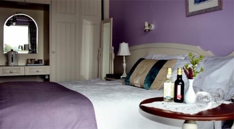 Double Room, Ensuite | In-room safe, individually furnished, soundproofing, iron/ironing board