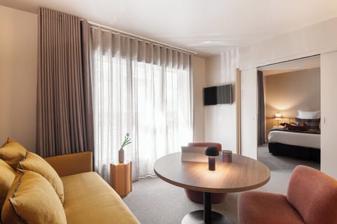 Privilege Suite (4 pax) | Premium bedding, minibar, individually furnished, blackout drapes