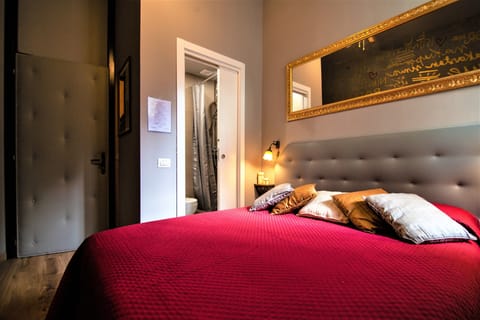 Camera Matrimoniale piccola, vista  giardino, piano terra | Blackout drapes, bed sheets