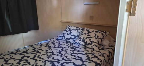 Mobile Home | Free WiFi