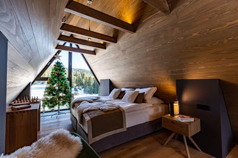 Presidential Studio Suite | Down comforters, memory foam beds, minibar, in-room safe