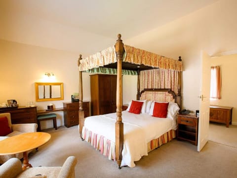 Classic Double Room | In-room safe, individually decorated, individually furnished, desk