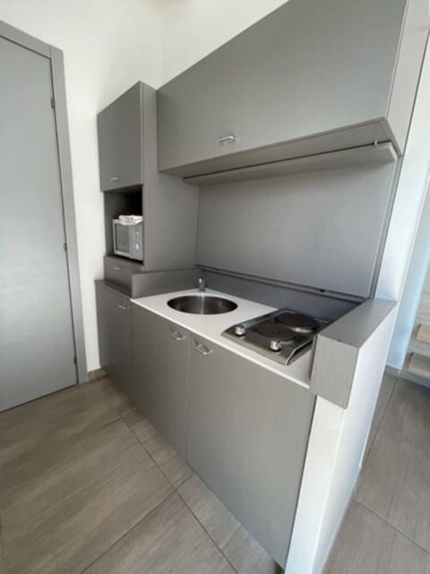 Coffee/tea maker, electric kettle