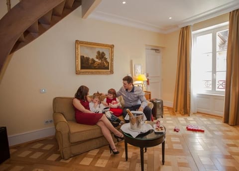 Deluxe Suite | Premium bedding, in-room safe, individually decorated