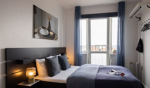 Economy Double Room (Bed 140cm) | Individually decorated, free WiFi, bed sheets