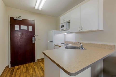 Studio, 2 Double Beds, Non Smoking | Private kitchen | Full-size fridge, microwave, stovetop, coffee/tea maker