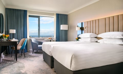 Business Class Twin | Premium bedding, in-room safe, desk, blackout drapes