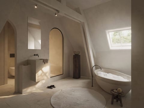 Royal Double Room | Bathroom | Free toiletries, hair dryer, towels