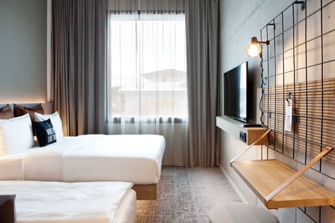 Room, 1 Queen Bed with Sofa bed | Living area | 49-inch flat-screen TV with cable channels, TV