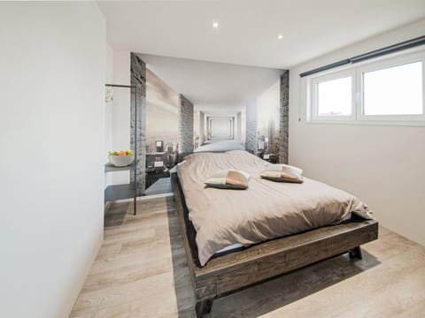 House | 3 bedrooms, individually furnished