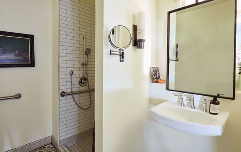 Premium bedding, down comforters, Tempur-Pedic beds, free minibar items