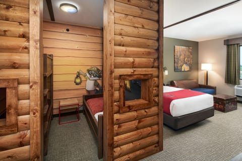 Suite (Kid Cabin) | In-room safe, iron/ironing board, free cribs/infant beds, bed sheets