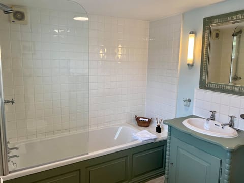 Superior Double Room, Private Bathroom (Brentor) | Bathroom