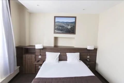 Family Room | Premium bedding, minibar, in-room safe, desk