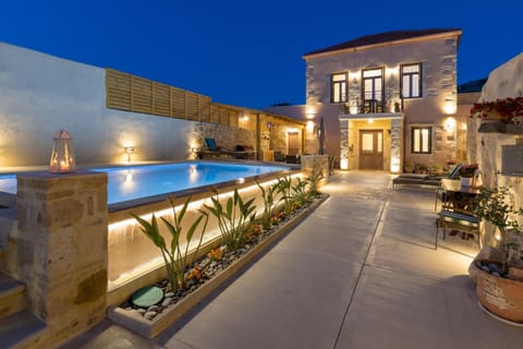 Seasonal outdoor pool, pool umbrellas, sun loungers