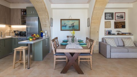 Deluxe Villa | Living area | 32-inch Smart TV with satellite channels, TV, Netflix