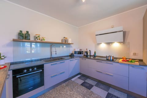 Family Villa, Multiple Bedrooms, Mountainside (Villa Giulietta Private Pool) | Private kitchen | Fridge, microwave, oven, stovetop