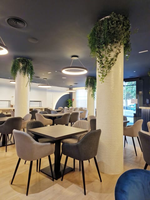 Coffee shop