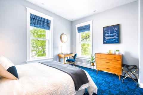 Egyptian cotton sheets, premium bedding, pillowtop beds, minibar